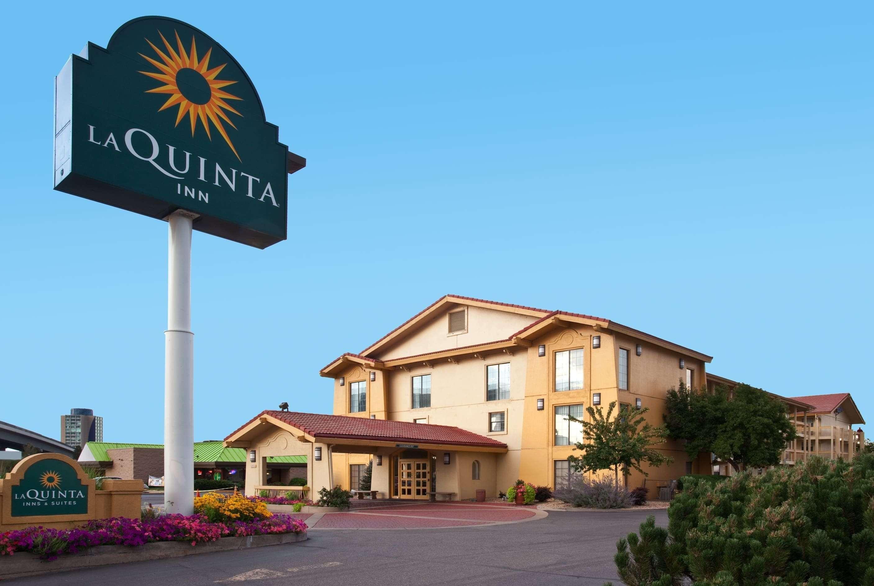 La Quinta Inn By Wyndham Denver Central Exterior photo